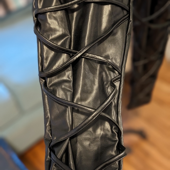 XL BlackMilk Bootlace Wrap High Waisted Leggings - NWT - Picture 7 of 7